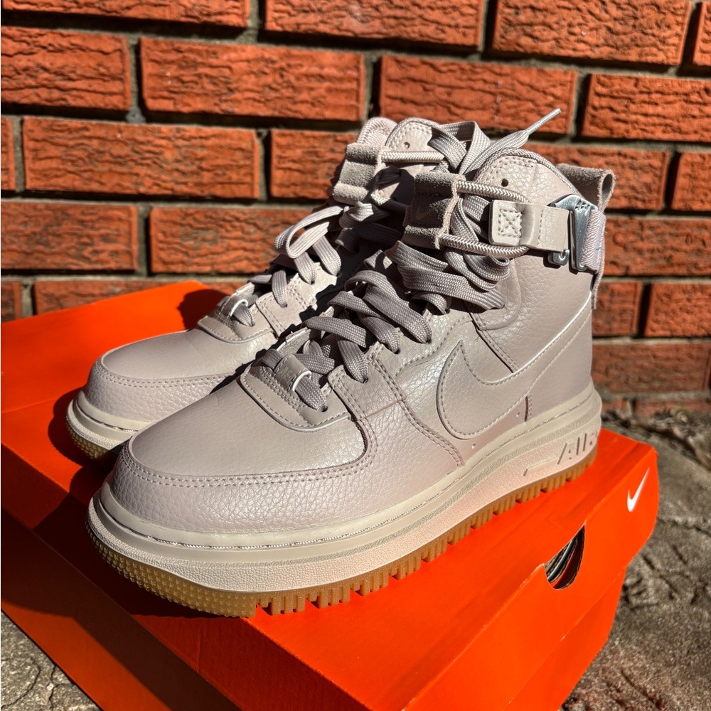 Nike Creamy Tan W AF1 HI UT 2.0 High-Top Sneakers